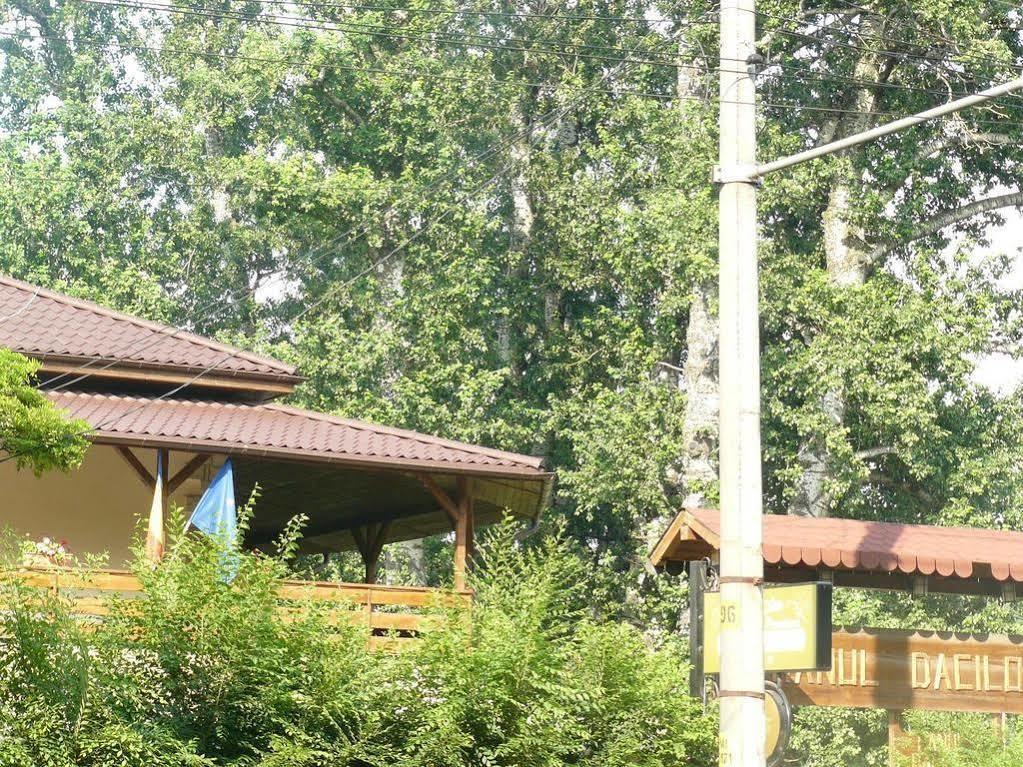 Hanul Dacilor Iasi Ngoại thất bức ảnh
